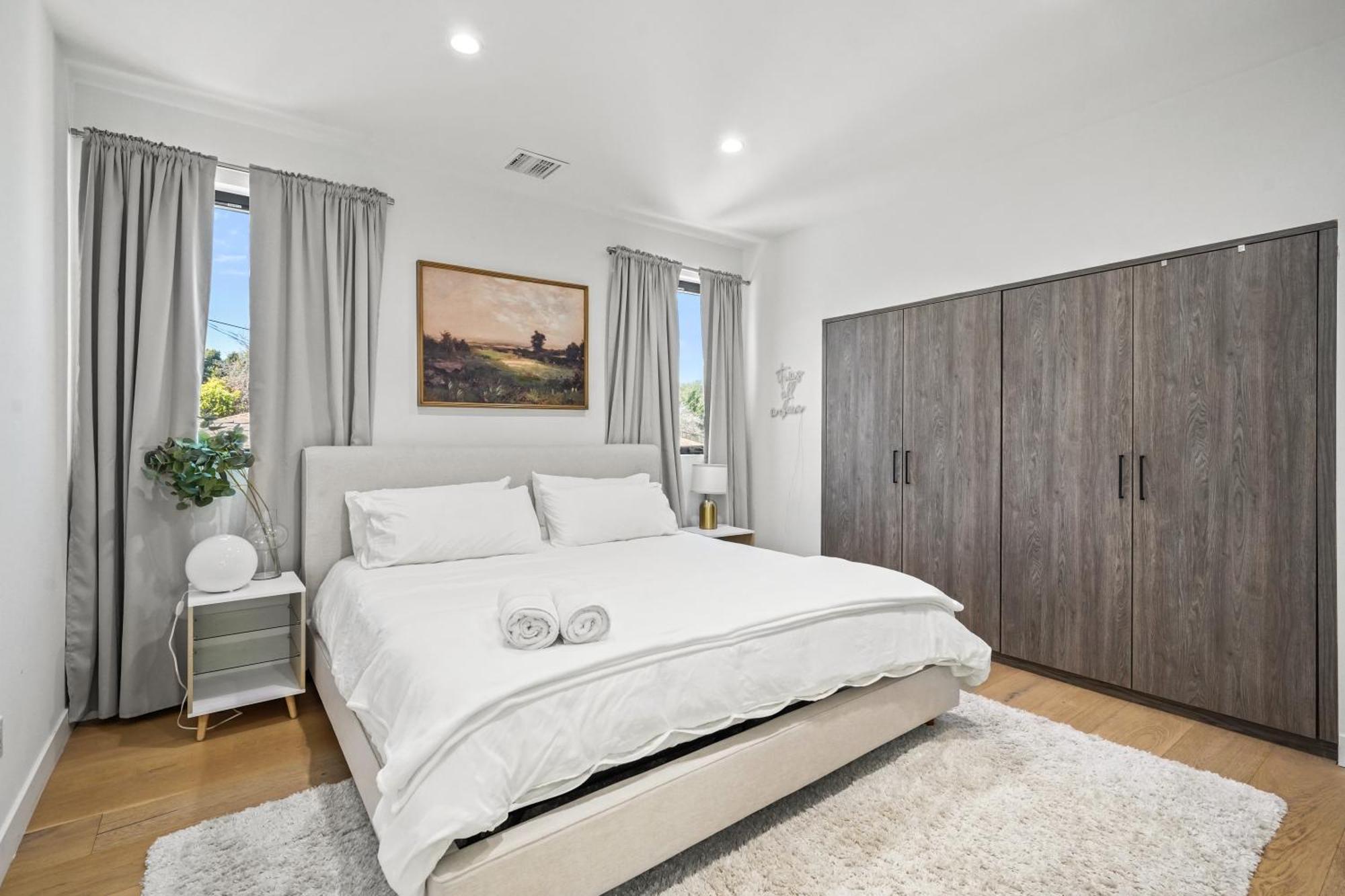 Scandinavian 2br, 2bath Townhome, Pet & Kid Friendly, Free Parking, 10min To Venice Beach! * Los Ángeles